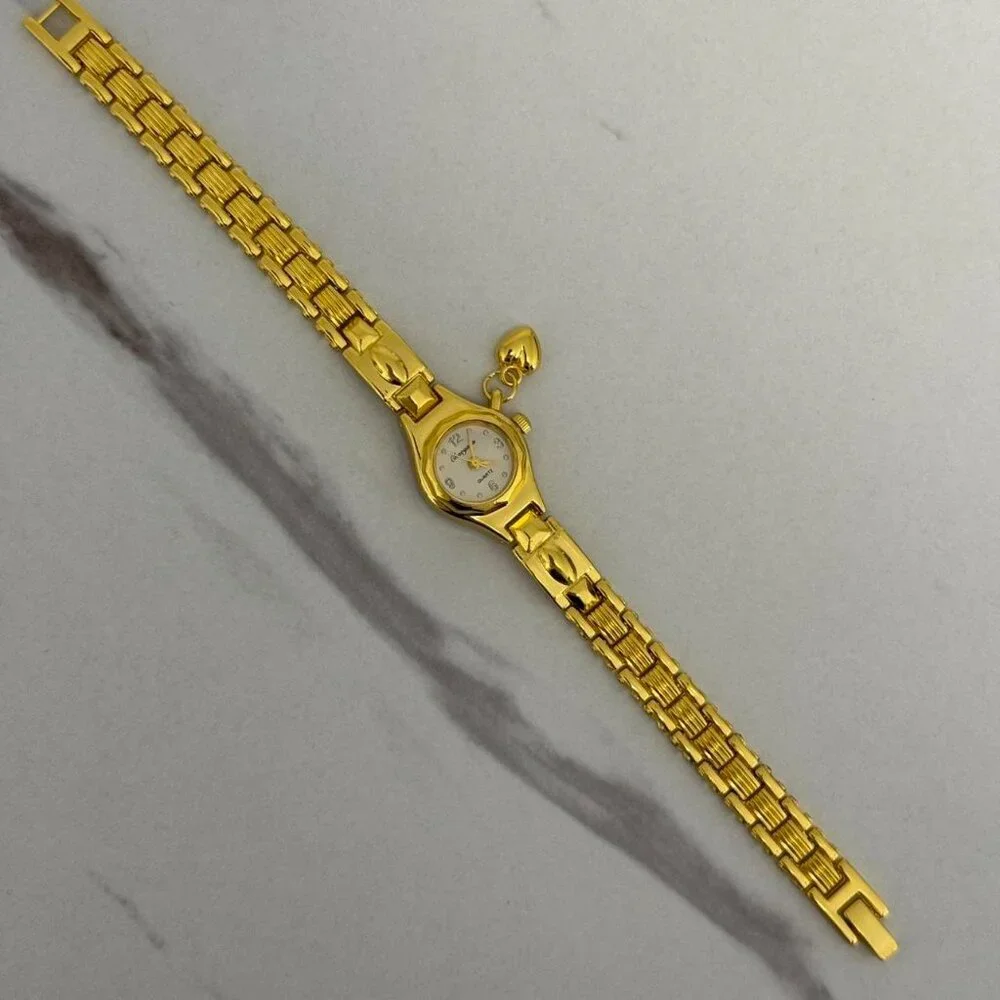 SKU:0031 vintage vibe gold white mini watch with heart + in a gift box‎